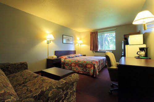 Super 8 By Wyndham Whitewater Wi Hotel Luaran gambar