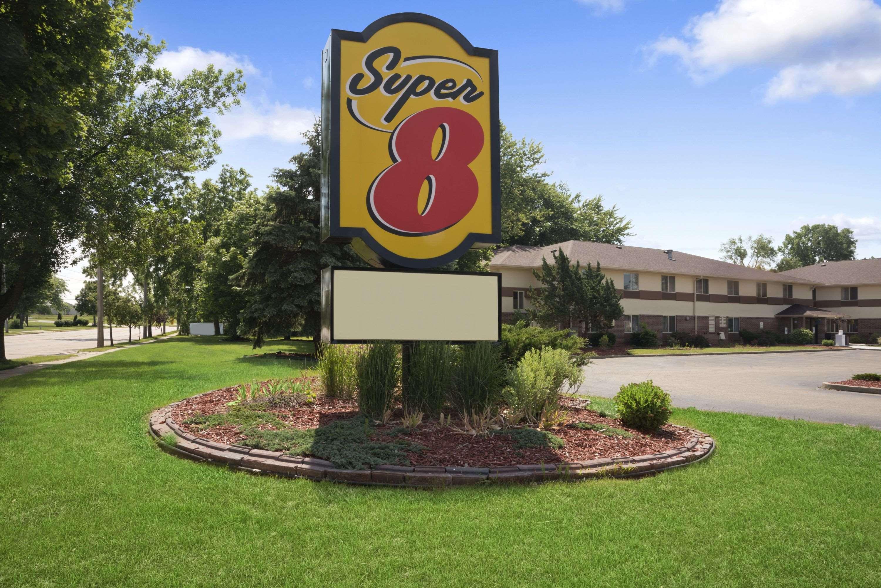 Super 8 By Wyndham Whitewater Wi Hotel Luaran gambar